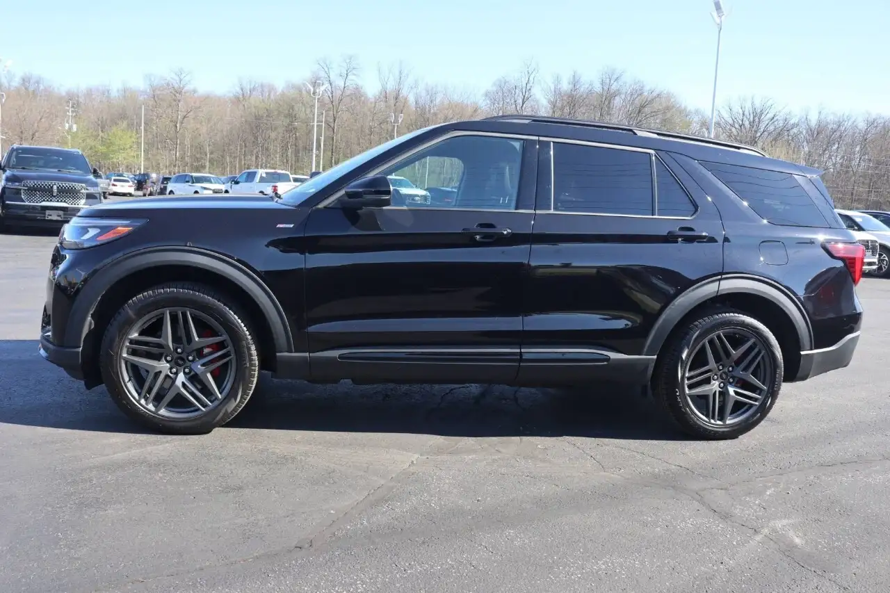 Ford Explorer снимка Ford Explorer