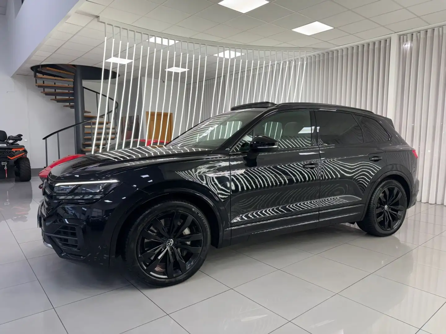 Volkswagen Touareg 4.0TDI V8 R-Line Tiptronic 4M 310kW Negro - 2