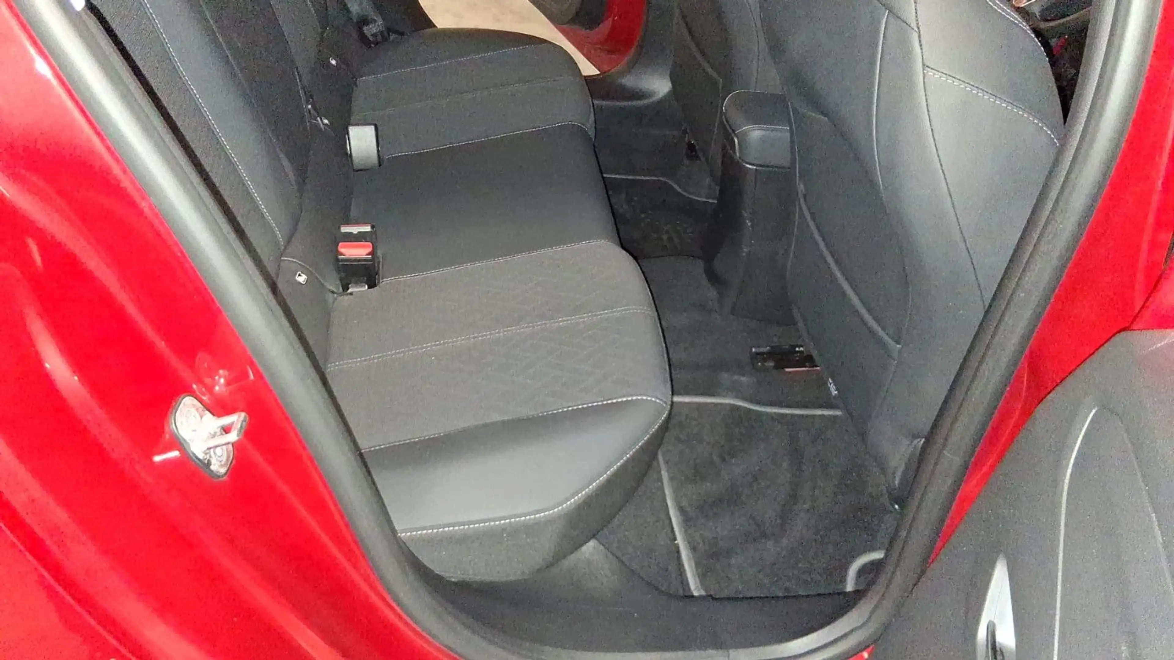 Opel Corsa F Elegance — photo 10
