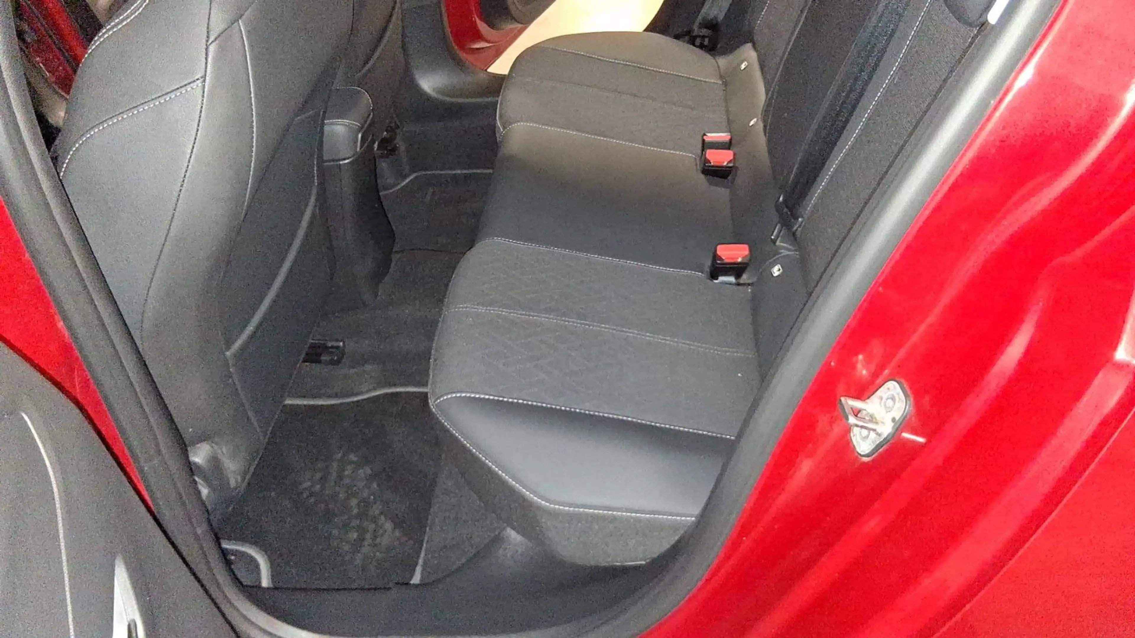 Opel Corsa F Elegance — photo 11