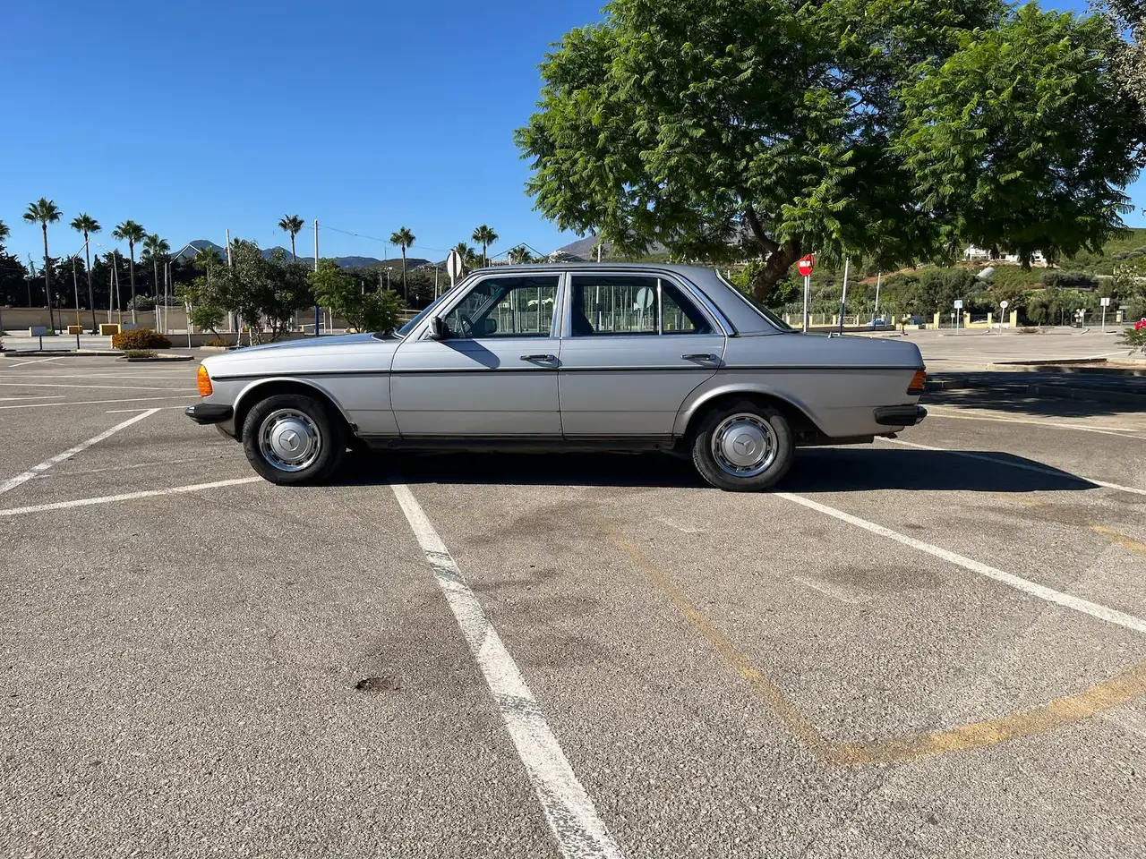 Mercedes-Benz 230E, foto 4
