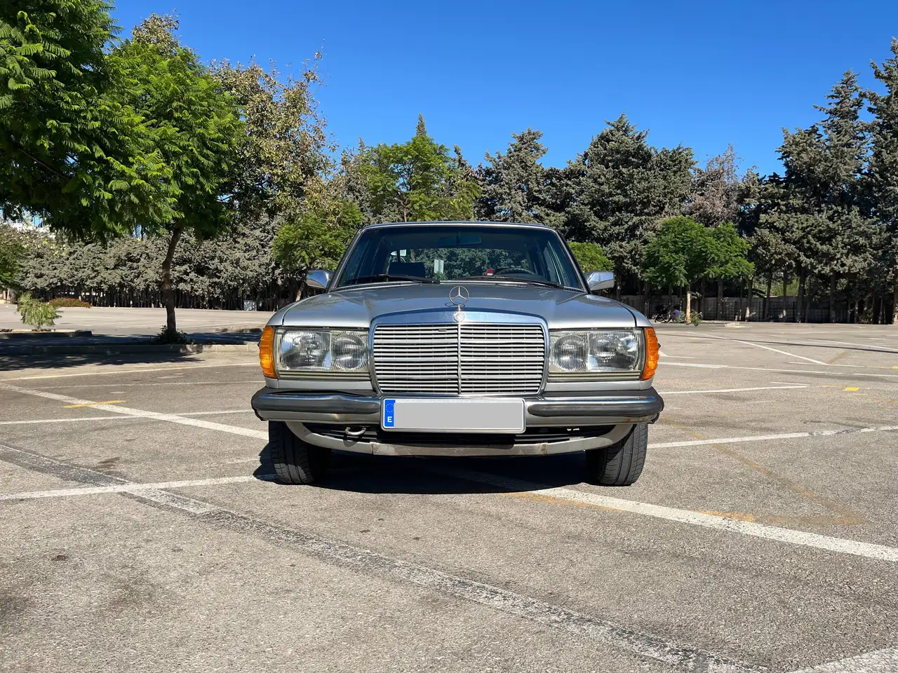 Mercedes-Benz 230E, foto 3