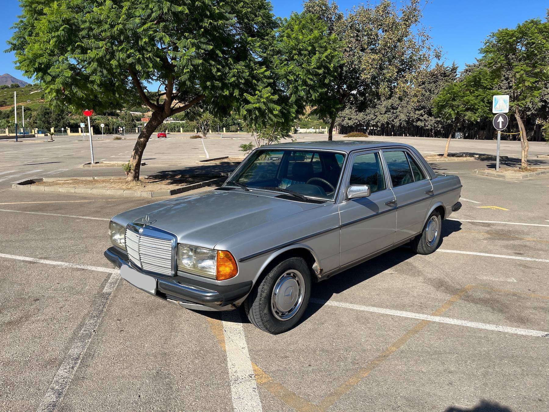 Mercedes-Benz 230 230E - foto 1