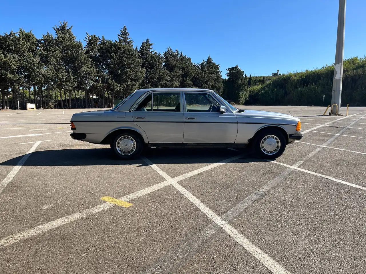 Mercedes-Benz 230E, foto 5