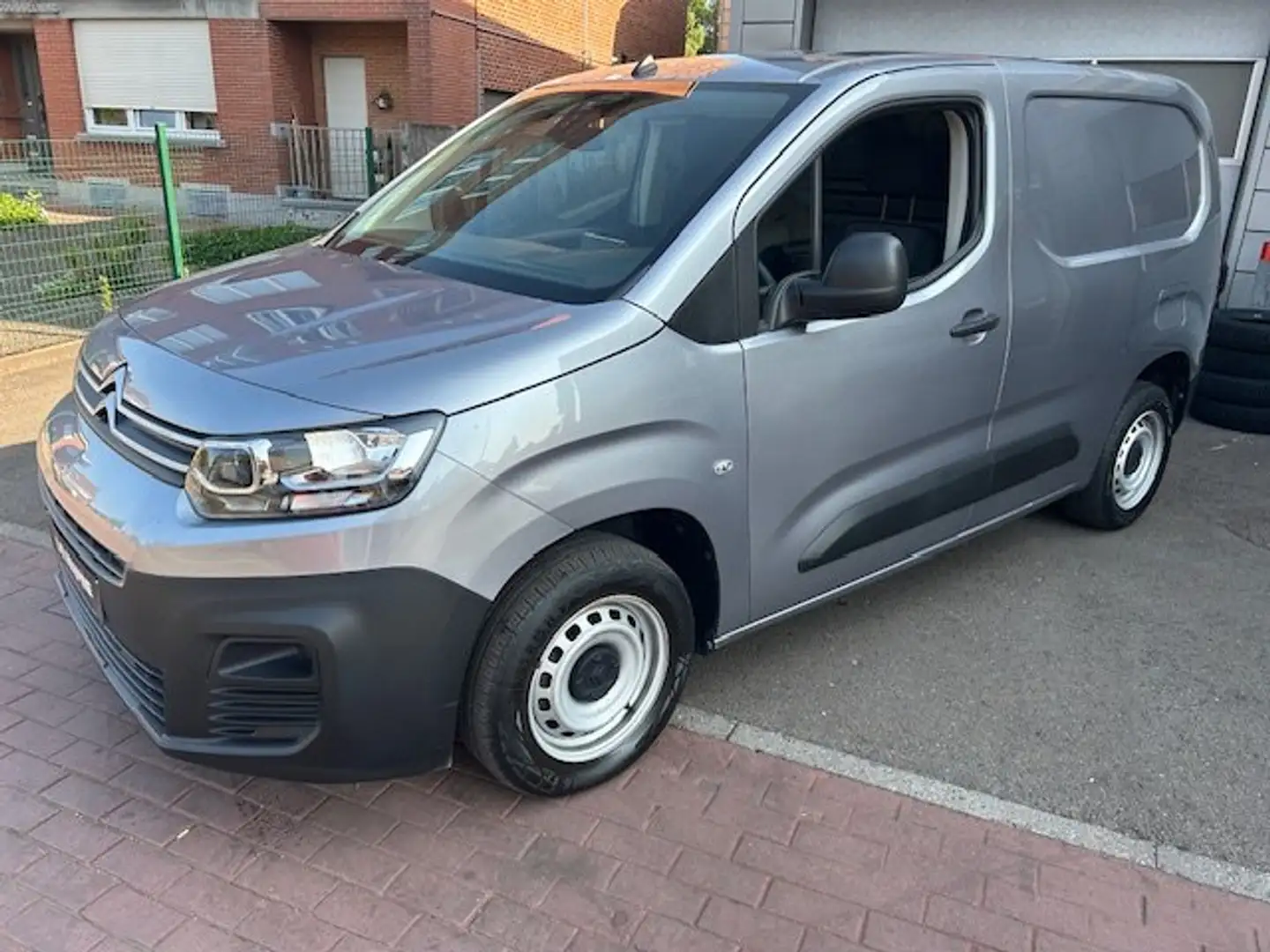 Citroen Berlingo Utilitaire Grijs - 1