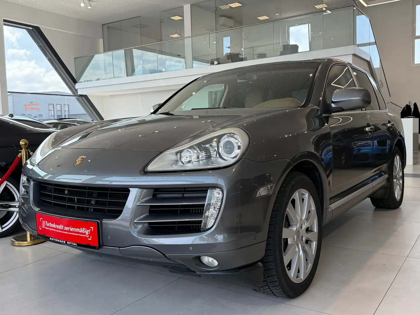 Porsche Cayenne Cayenne 3,0 Diesel Aut.*LEDER*TEMPOMAT*KREDIT*F1* Grau - 1