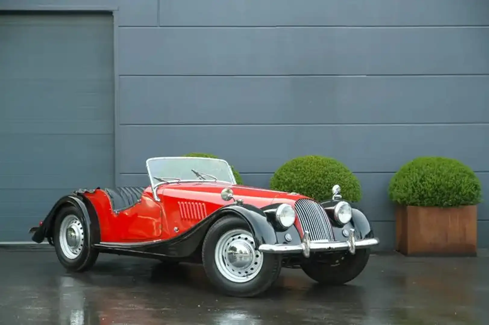 Oldtimer Morgan 4/4-Ford 1500 GT 120E 6015 Engine Rot - 1