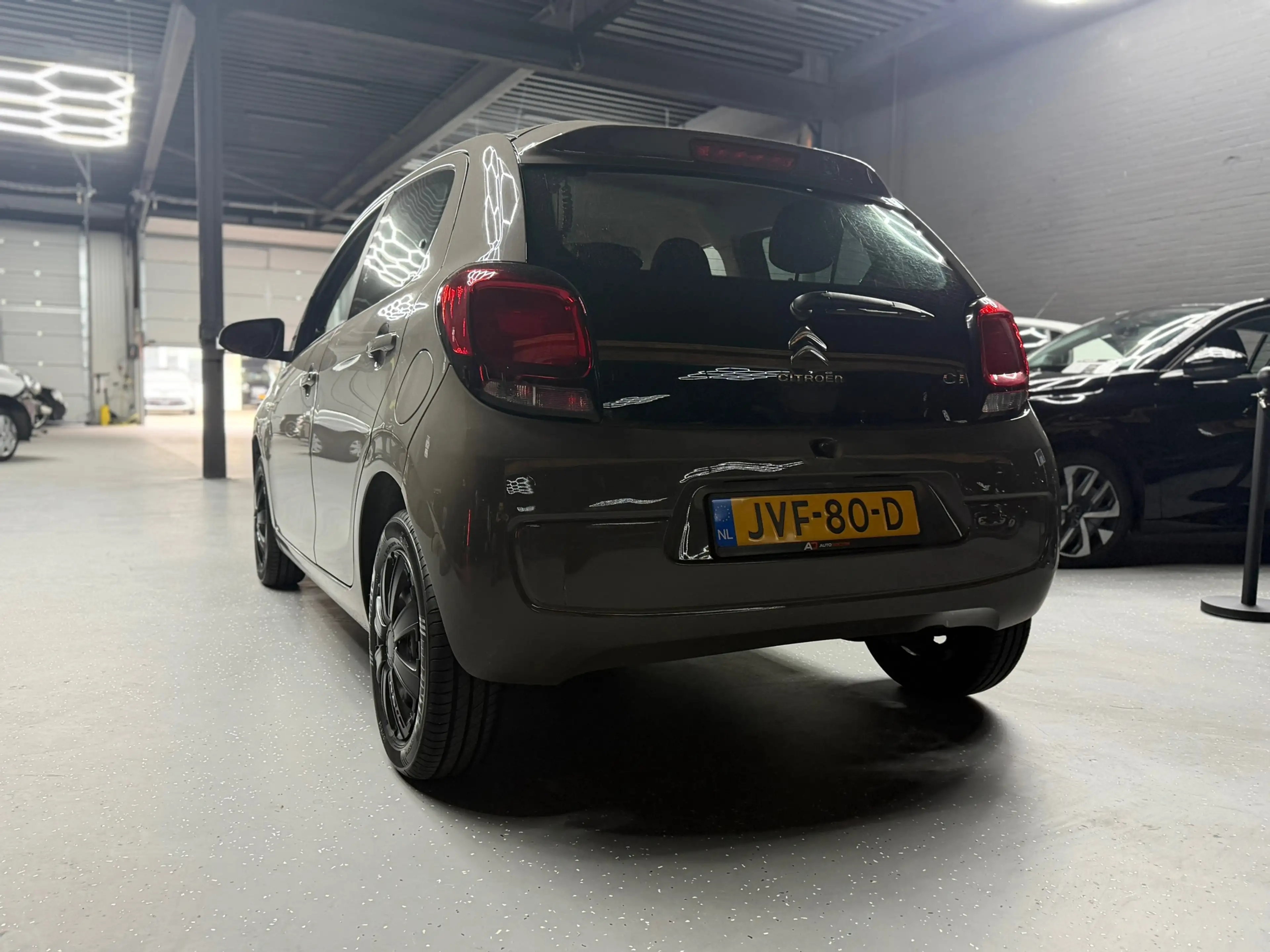 Citroen C1 1.0 VTi Shine — photo 6