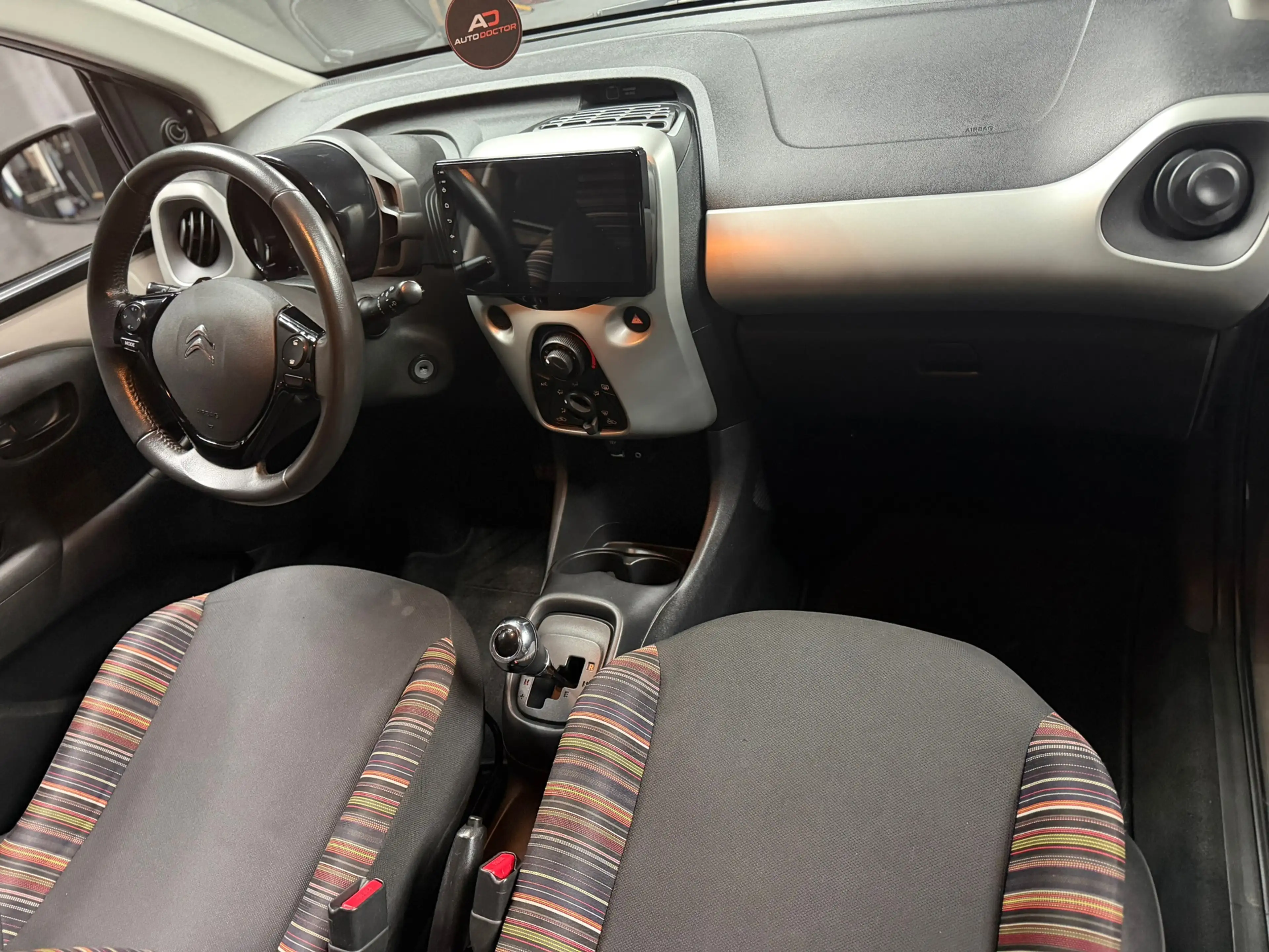 Citroen C1 1.0 VTi Shine — photo 11
