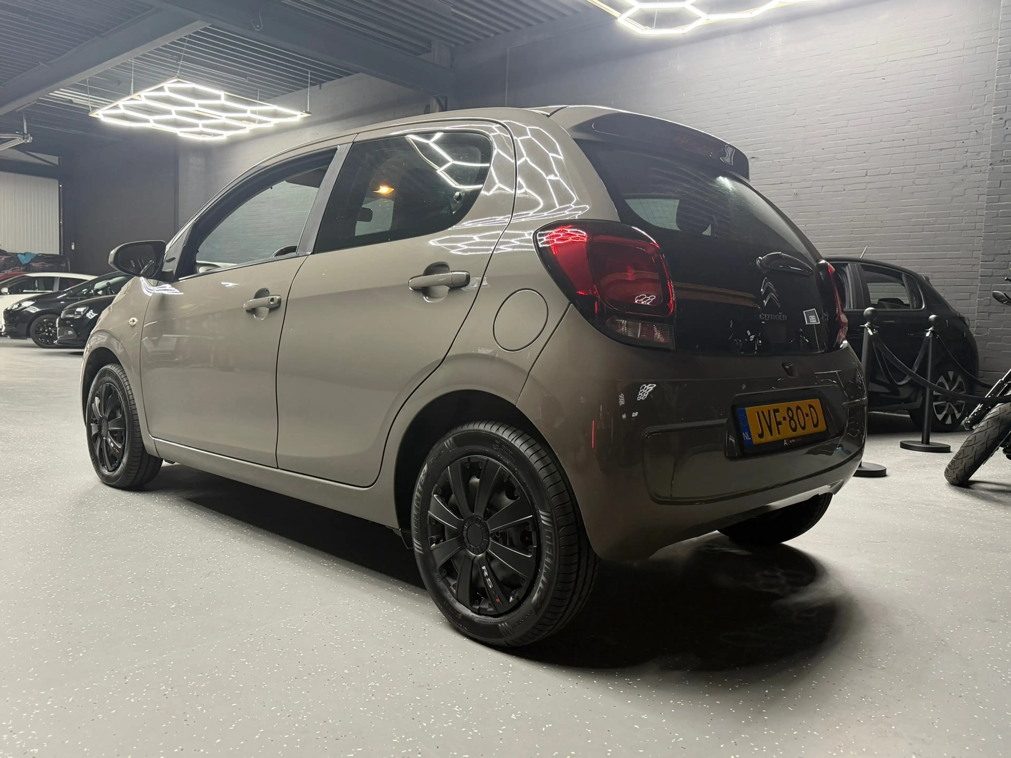Citroen C1 1.0 VTi Shine — photo 4