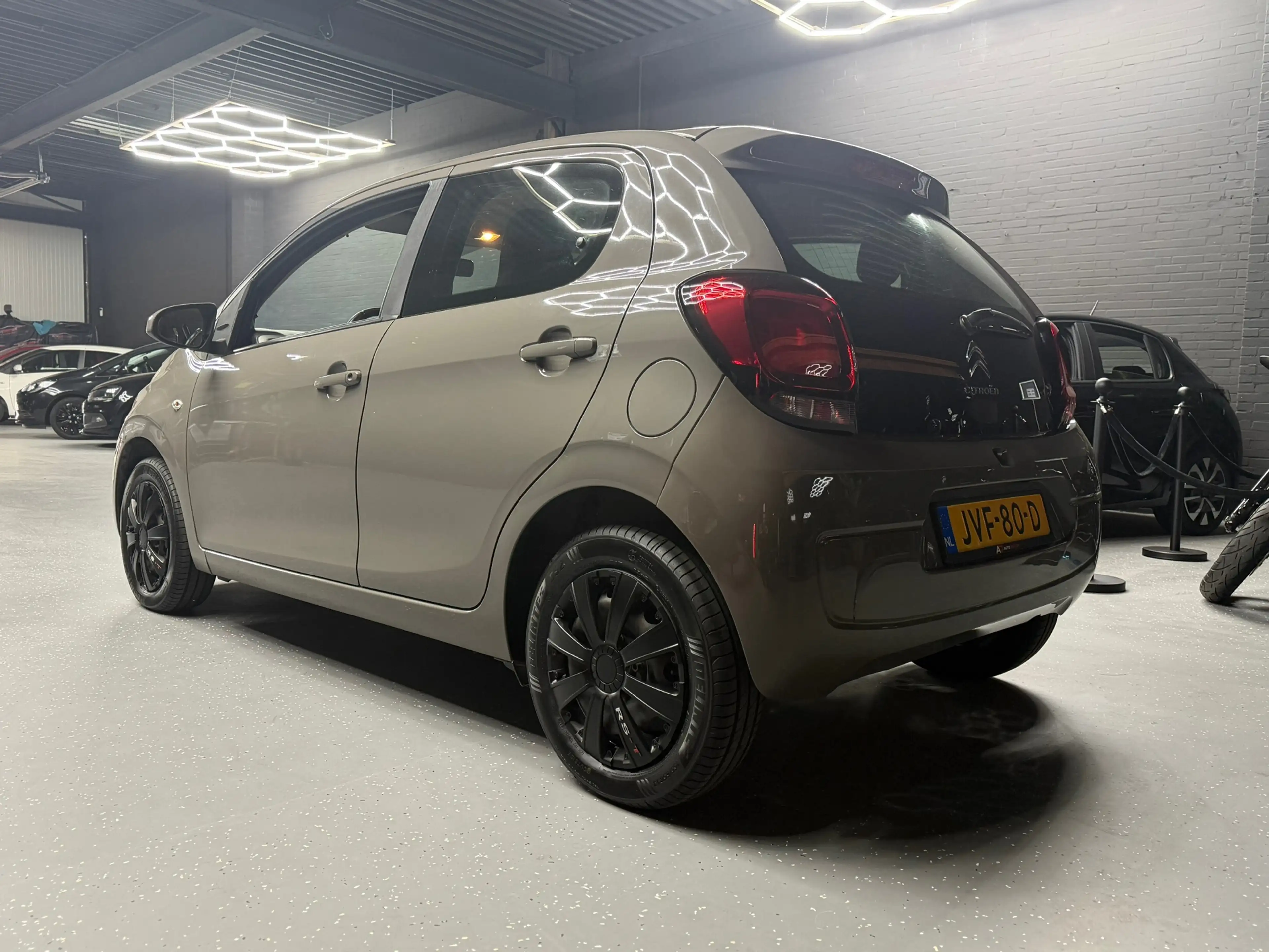 Citroen C1 1.0 VTi Shine — photo 5
