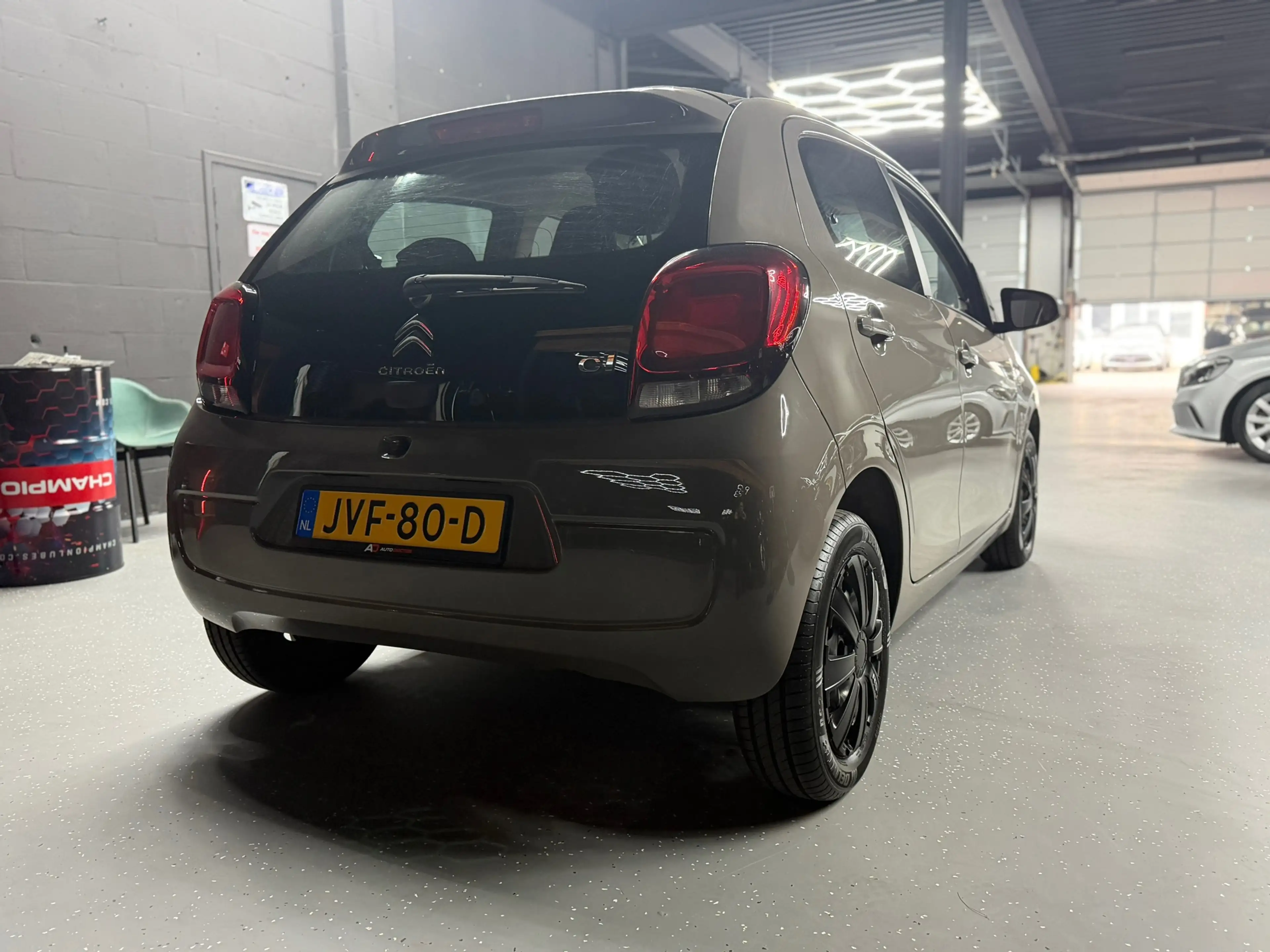 Citroen C1 1.0 VTi Shine — photo 9