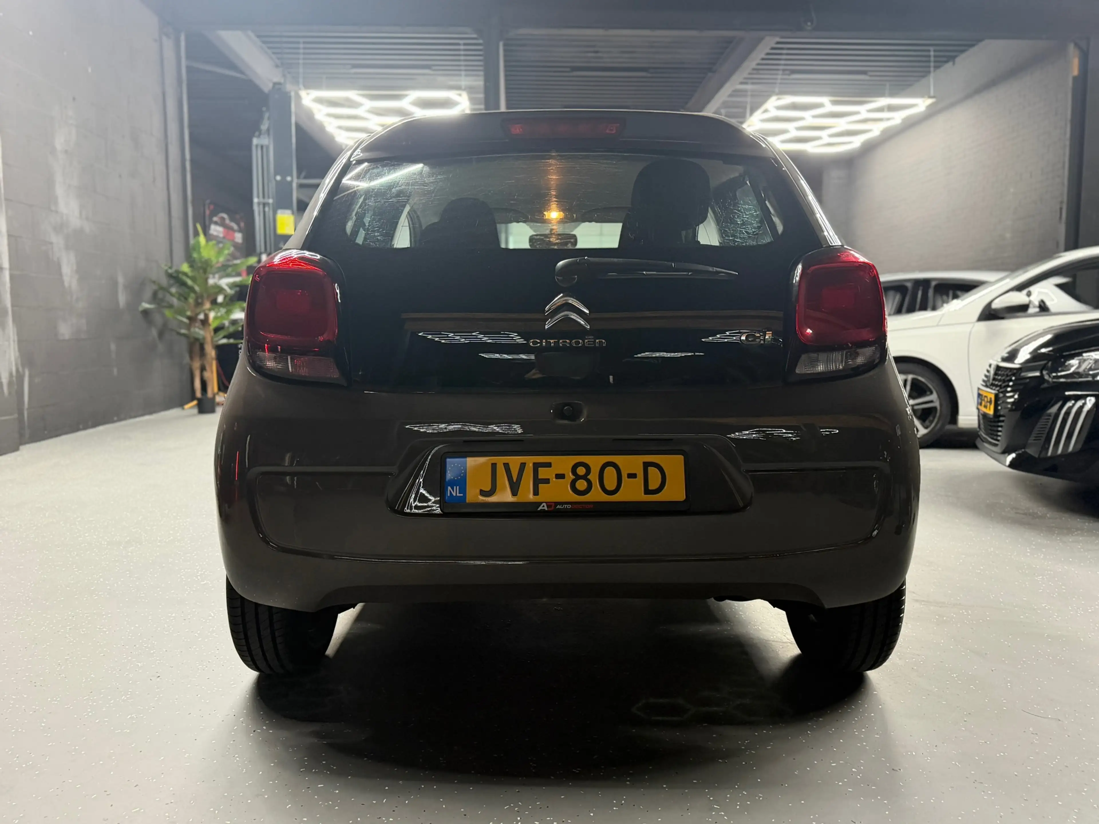 Citroen C1 1.0 VTi Shine — photo 7