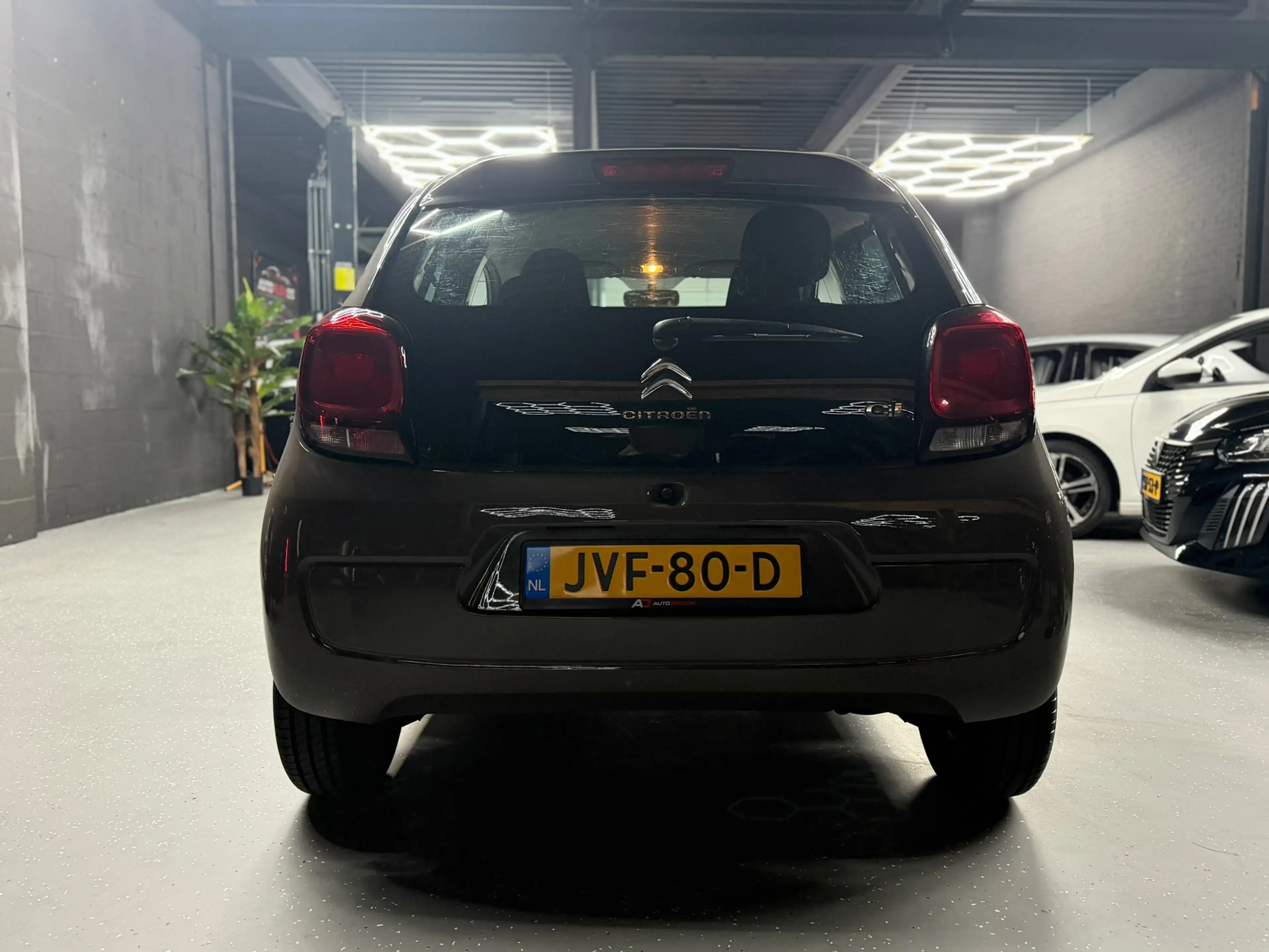 Citroen C1 1.0 VTi Shine — photo 8