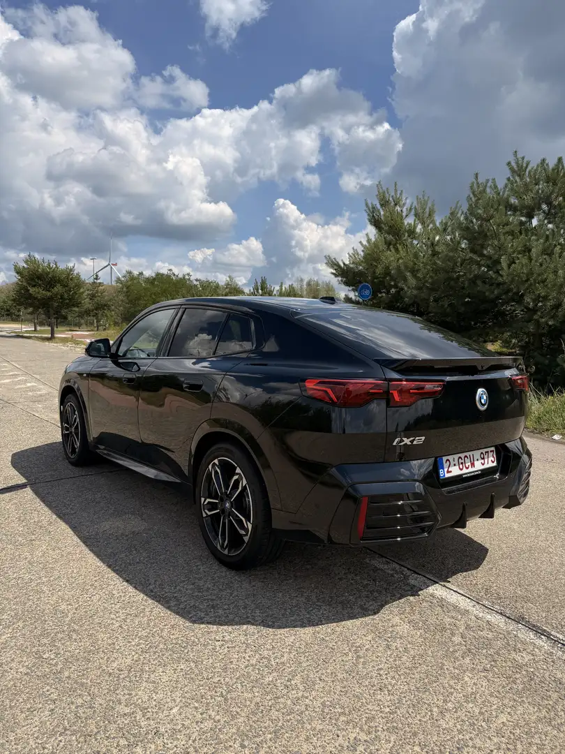 BMW iX2 iX2 eDrive20 Fekete - 2