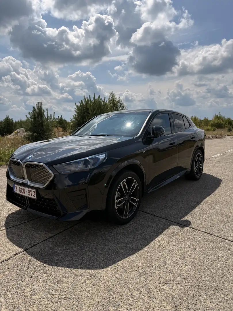 BMW iX2 iX2 eDrive20 Fekete - 1