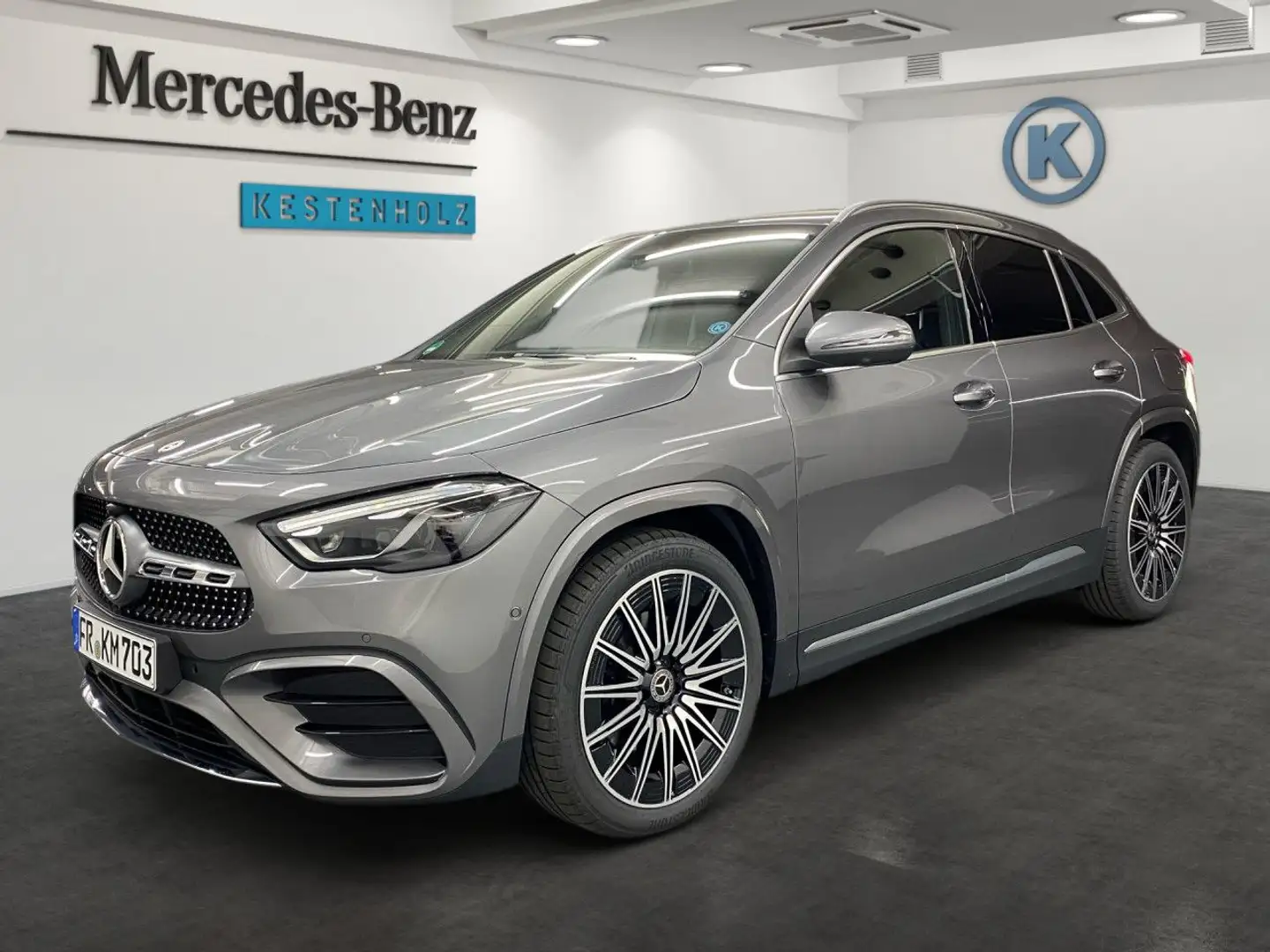 Mercedes-Benz GLA 200 AMG+HANDS-FREE+AHK+PARK+MULTIBEAM Grau - 2