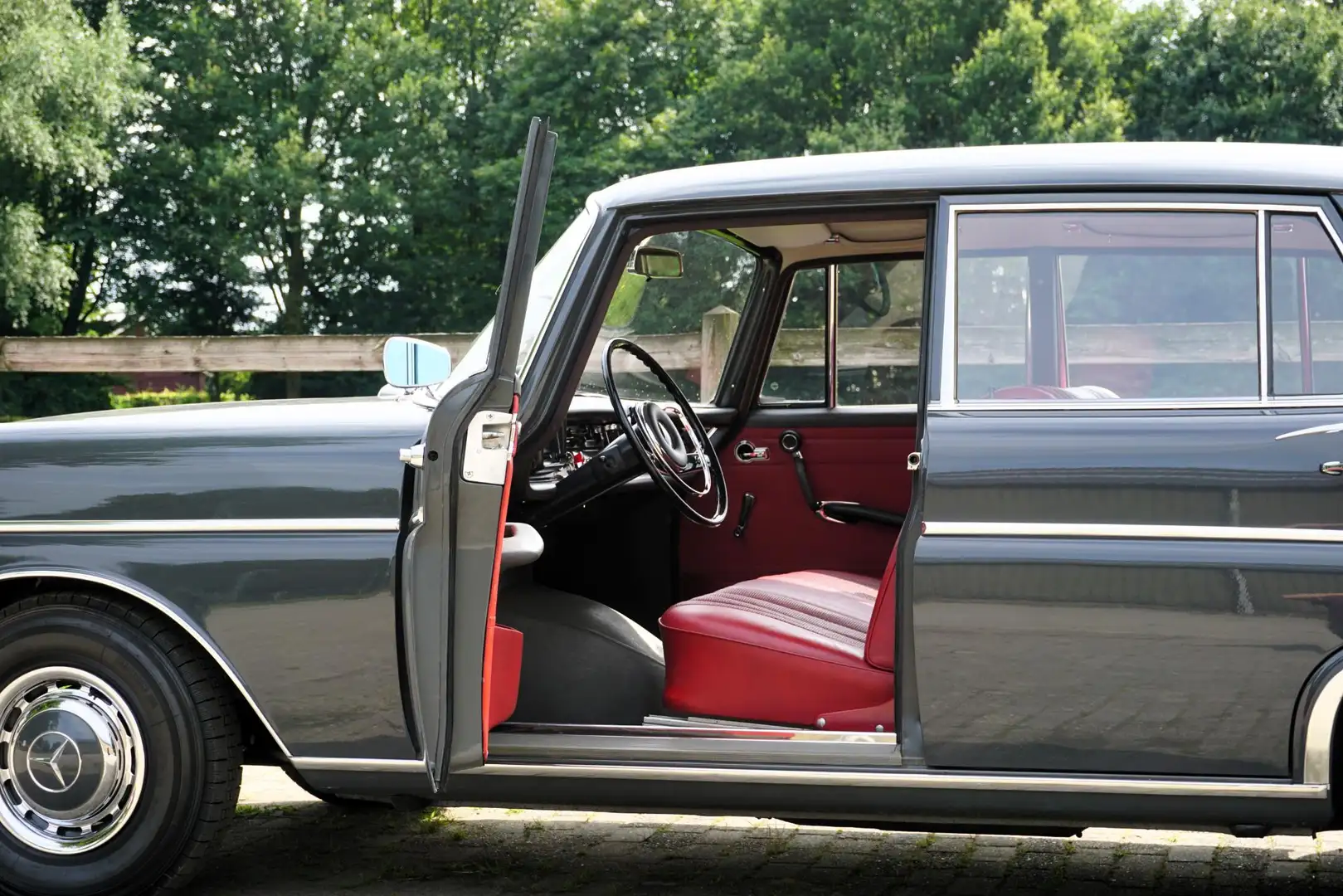 Mercedes-Benz 230 S |Heckflosse |18.321 kilometer origineel !!! | On Gri - 2