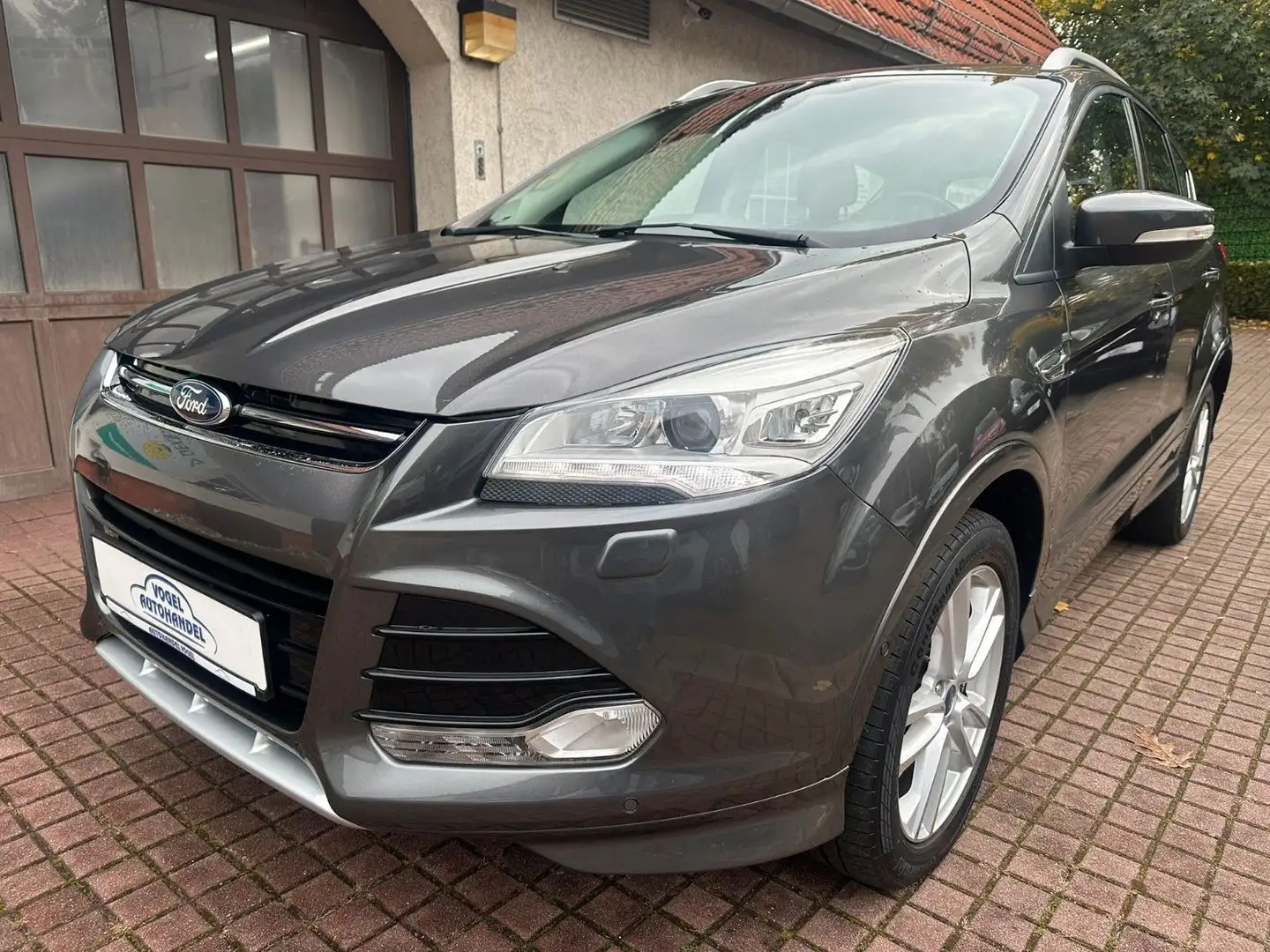 Ford Kuga Individual*BI-XENON*AHK*NAVI* - 1