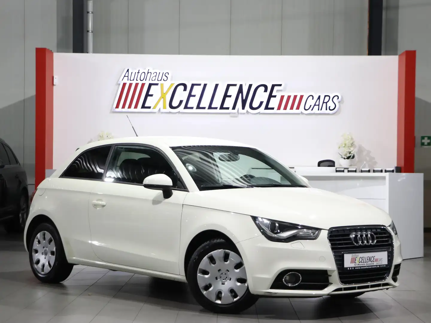 Audi A1 1.2 TFSI Attraction GROßES-DISPLAY / XENON Weiß - 1