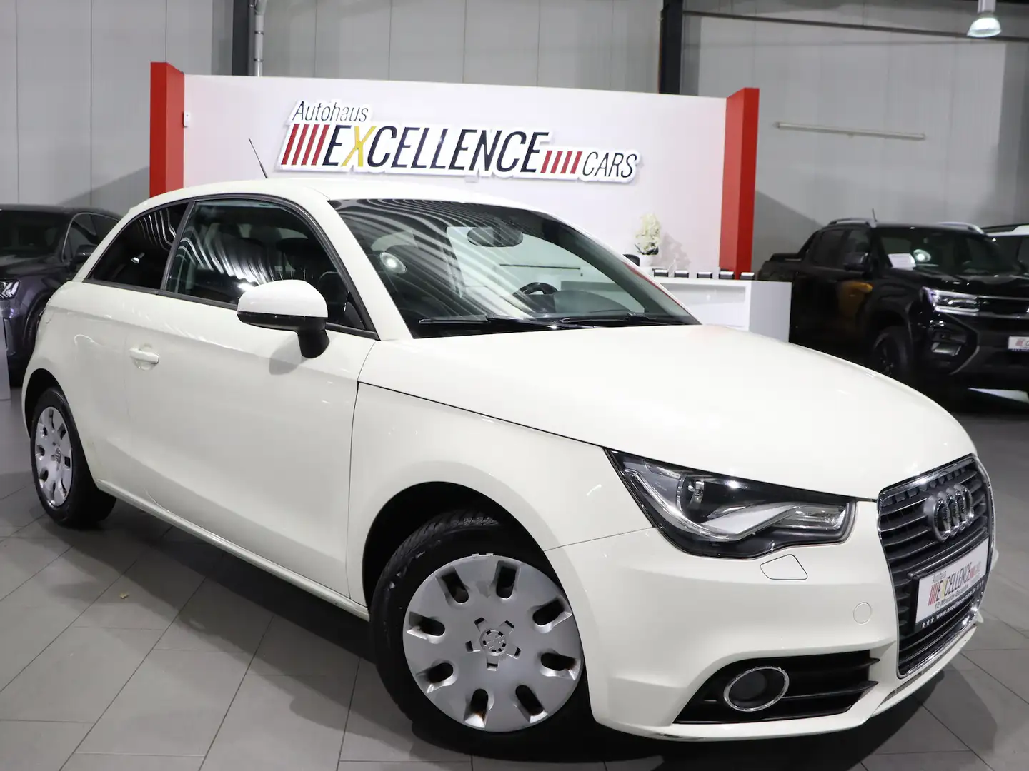 Audi A1 1.2 TFSI Attraction GROßES-DISPLAY / XENON Weiß - 2