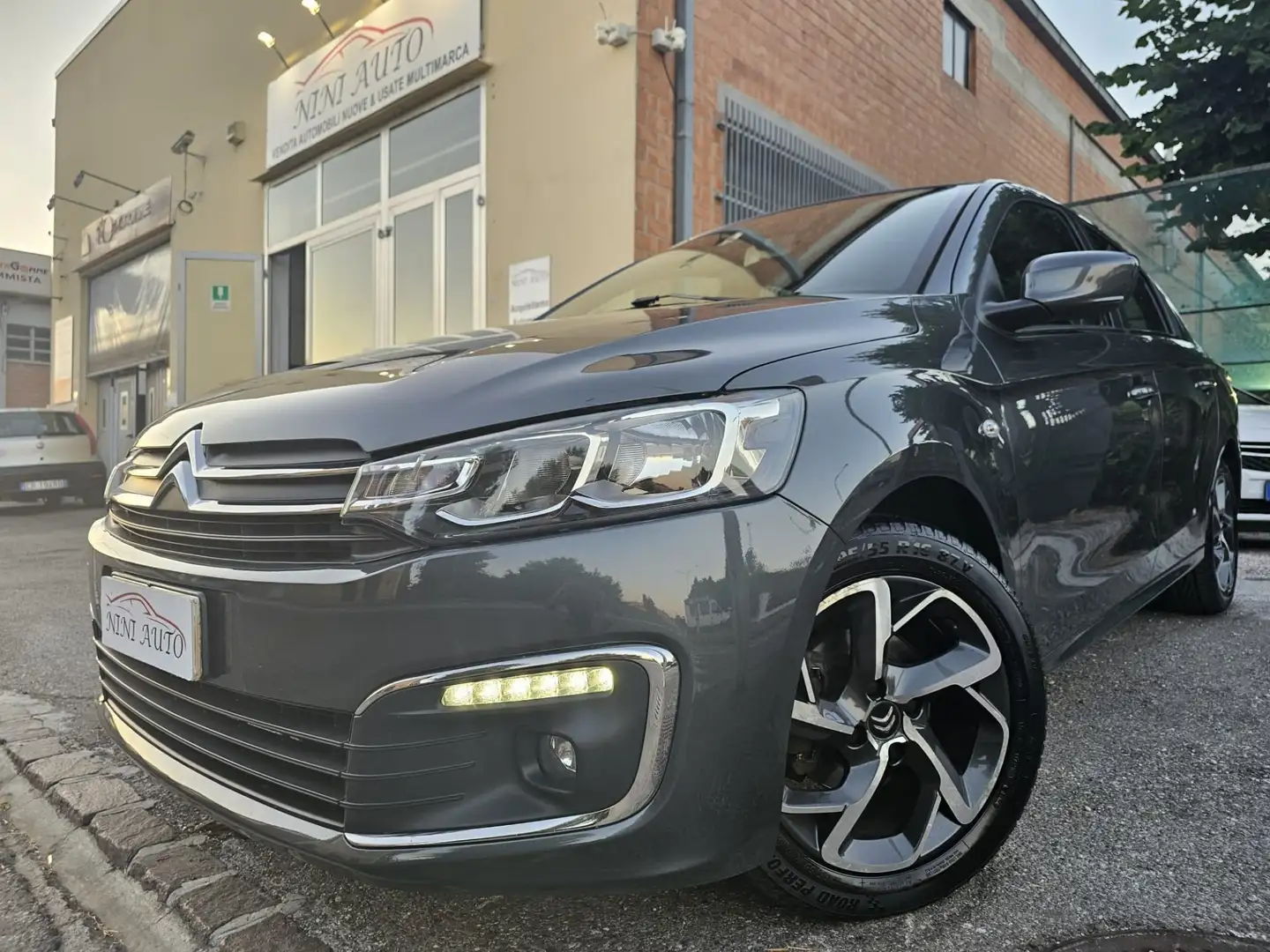 Citroen C-Elysée C-Elysee 1.6 BlueHdi 100cv Shine*Navi*Euro6* Сірий - 1