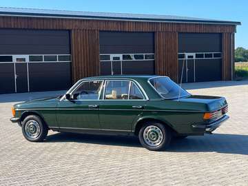 W123 Eibengrün, nur 55.000 Km!!! Scheckheft