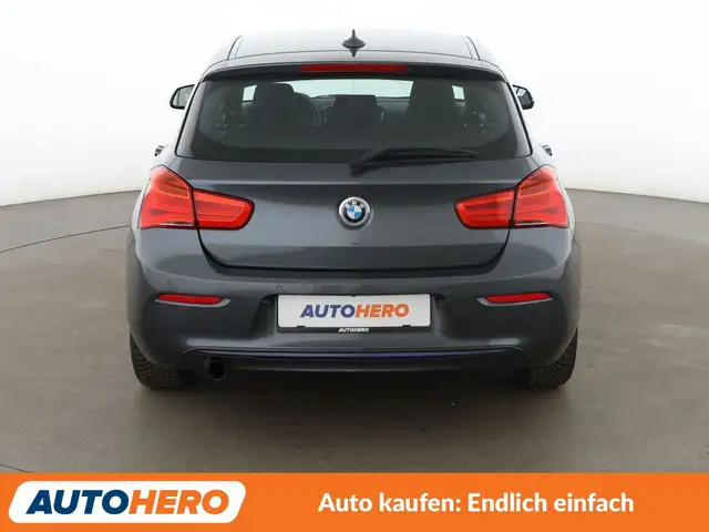 BMW 1 Series view 5