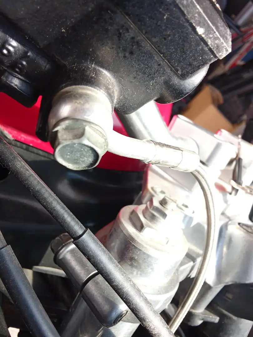 Kawasaki ZZR 1100 Red - 2
