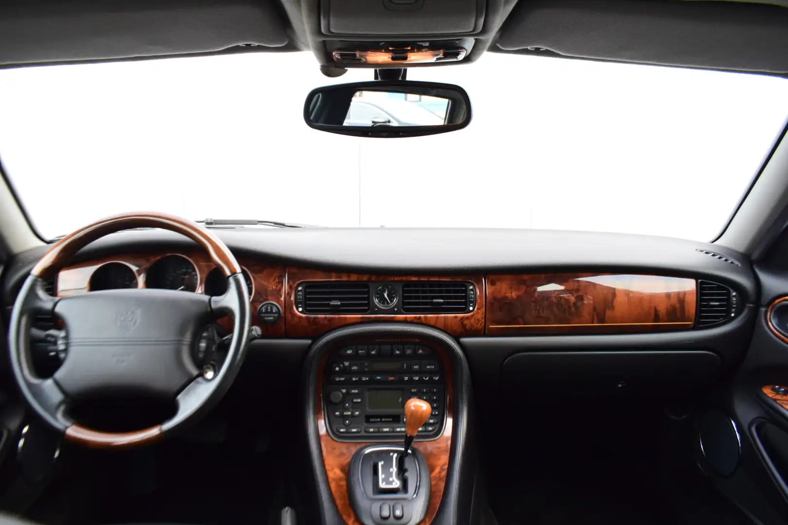 Jaguar XJ 3.2 V8 Executive Automaat Gris - 2