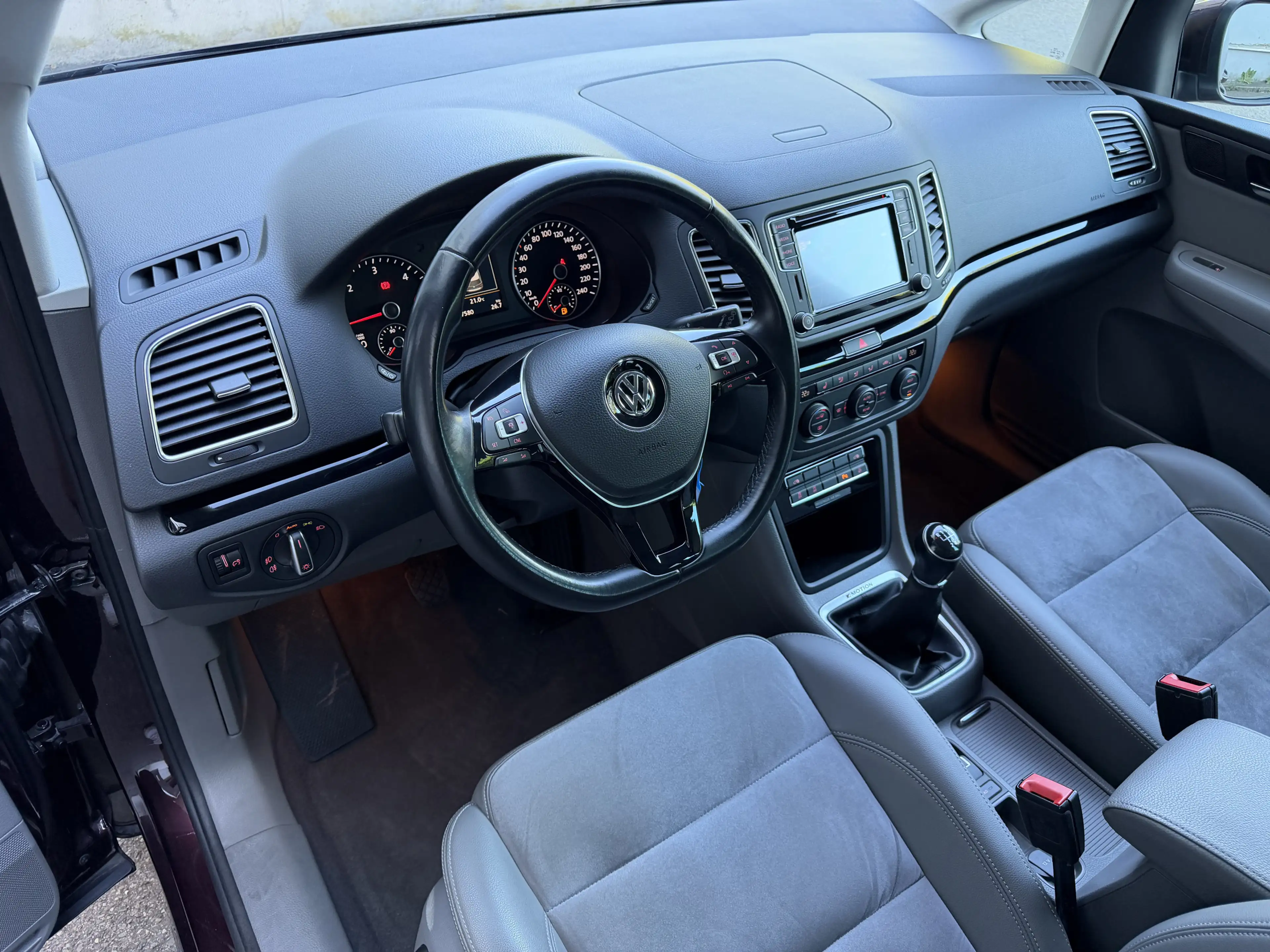 Volkswagen Sharan Highline 4Motion Bi-Xenon ACC Sitzheizung — photo 12