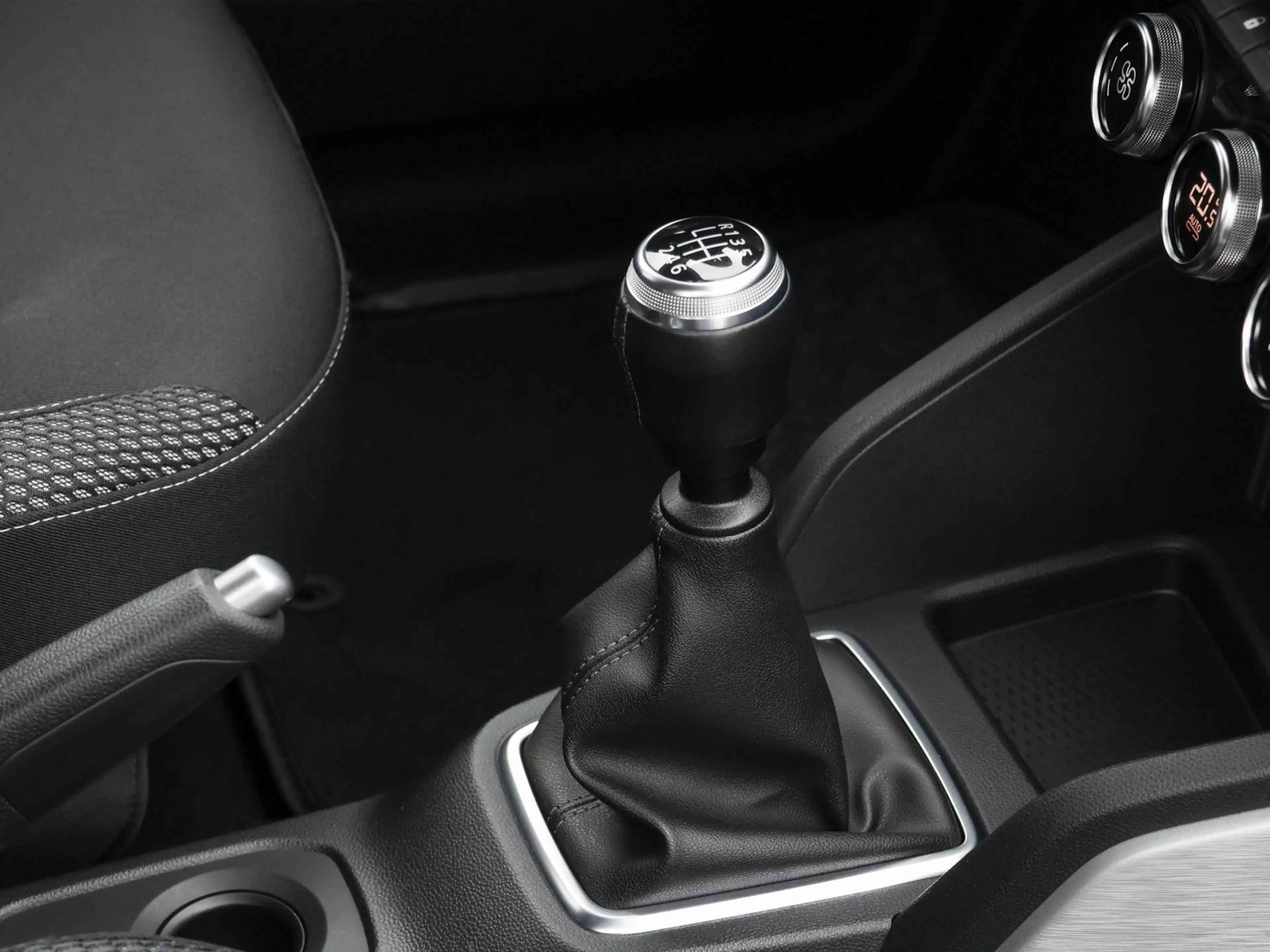Dacia Duster II 1.5 BLUE dCi 115 Prestige Navi Kamera — photo 8