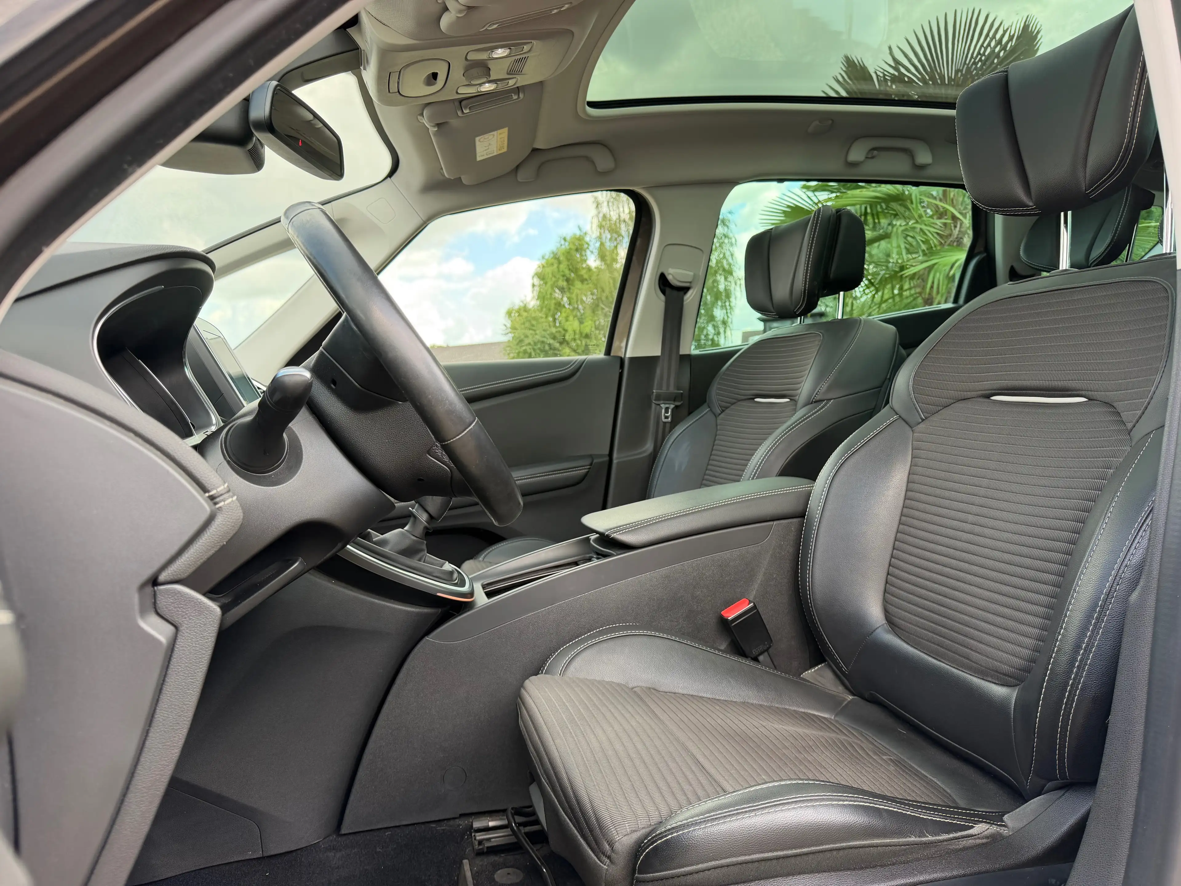 Renault Grand Scenic Grand Scénic 1.2 TCe Bose Edition 7places. — photo 10