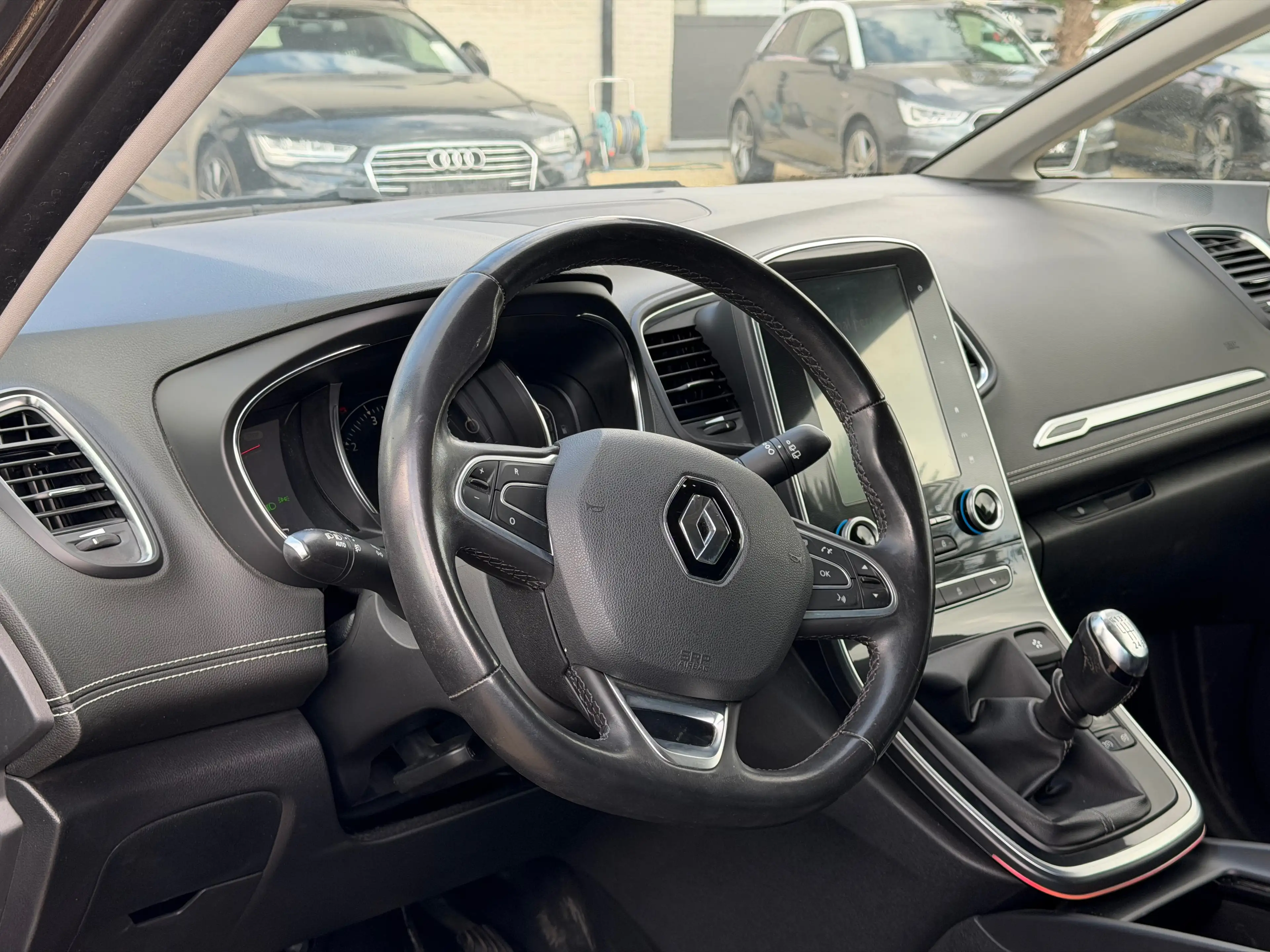 Renault Grand Scenic Grand Scénic 1.2 TCe Bose Edition 7places. — photo 9