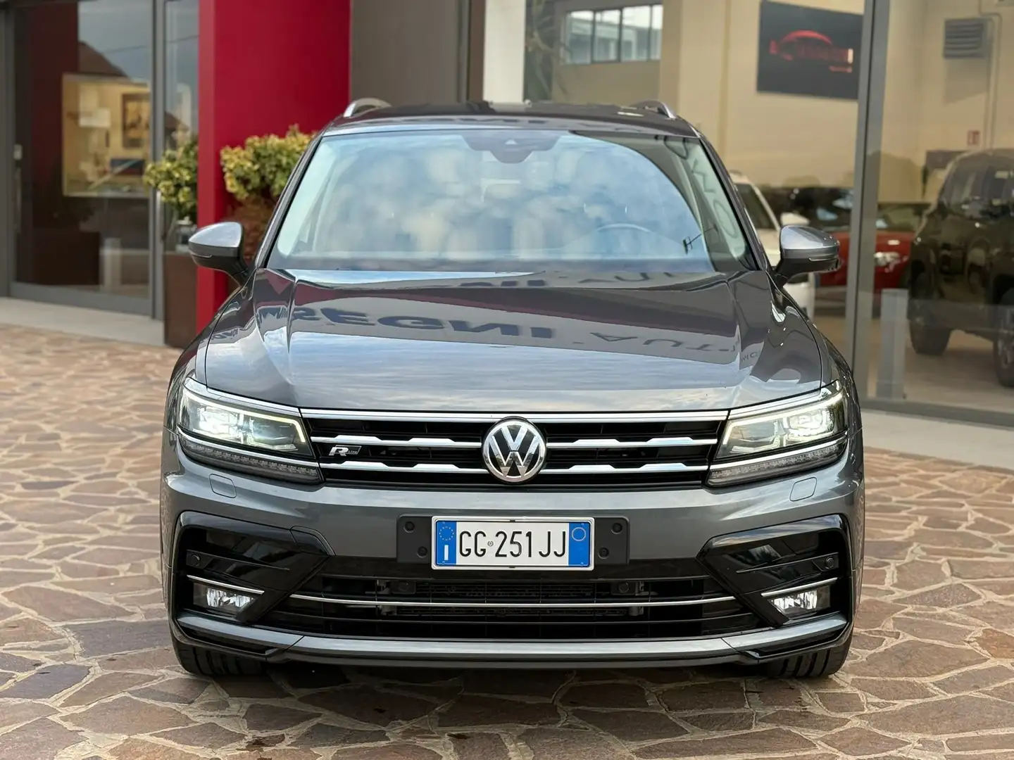 Volkswagen Tiguan Allspace R-Line 2.0 tdi 4motion DSG 200cv Grigio - 2