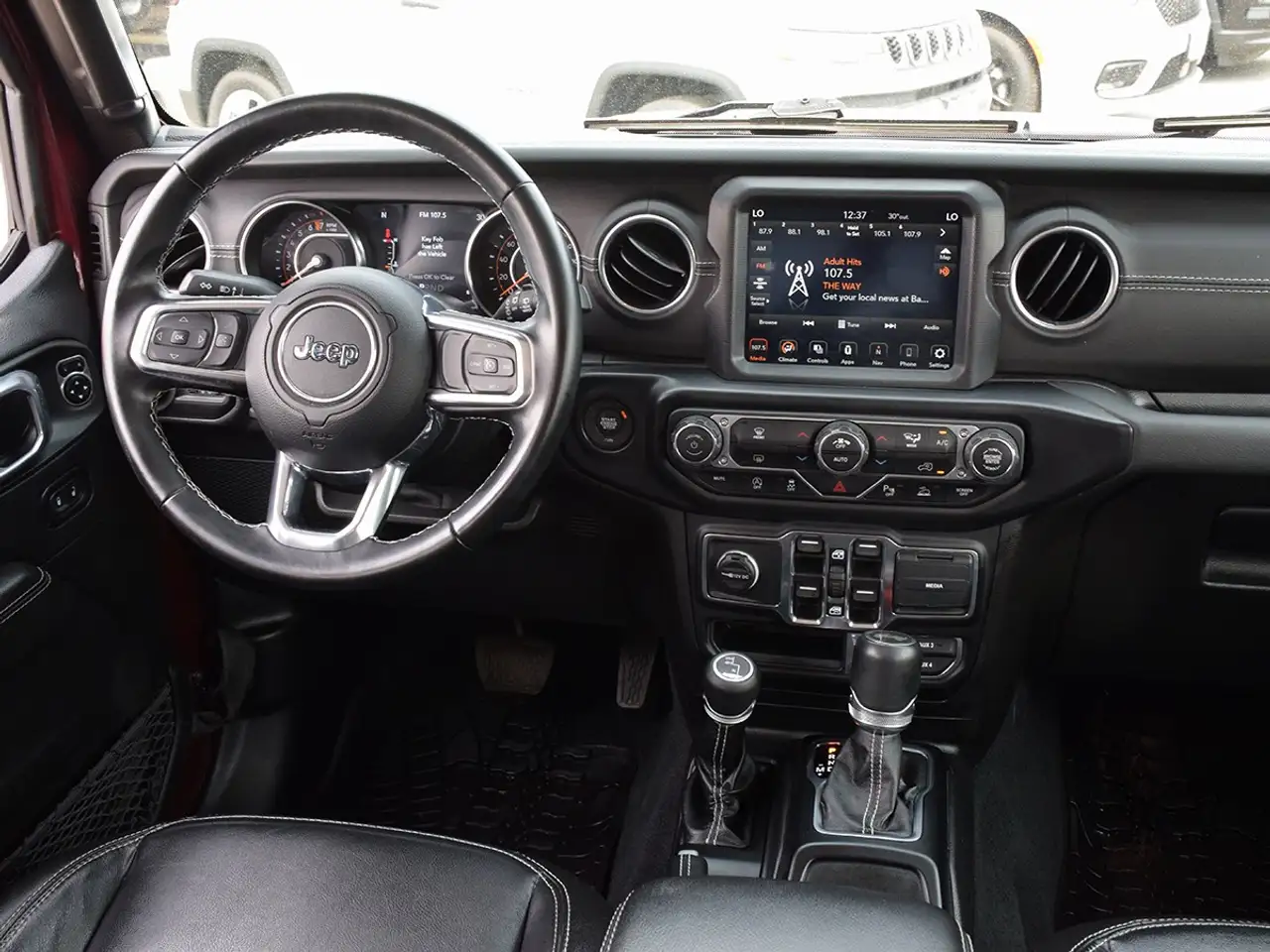 Jeep Wrangler photo Jeep Wrangler