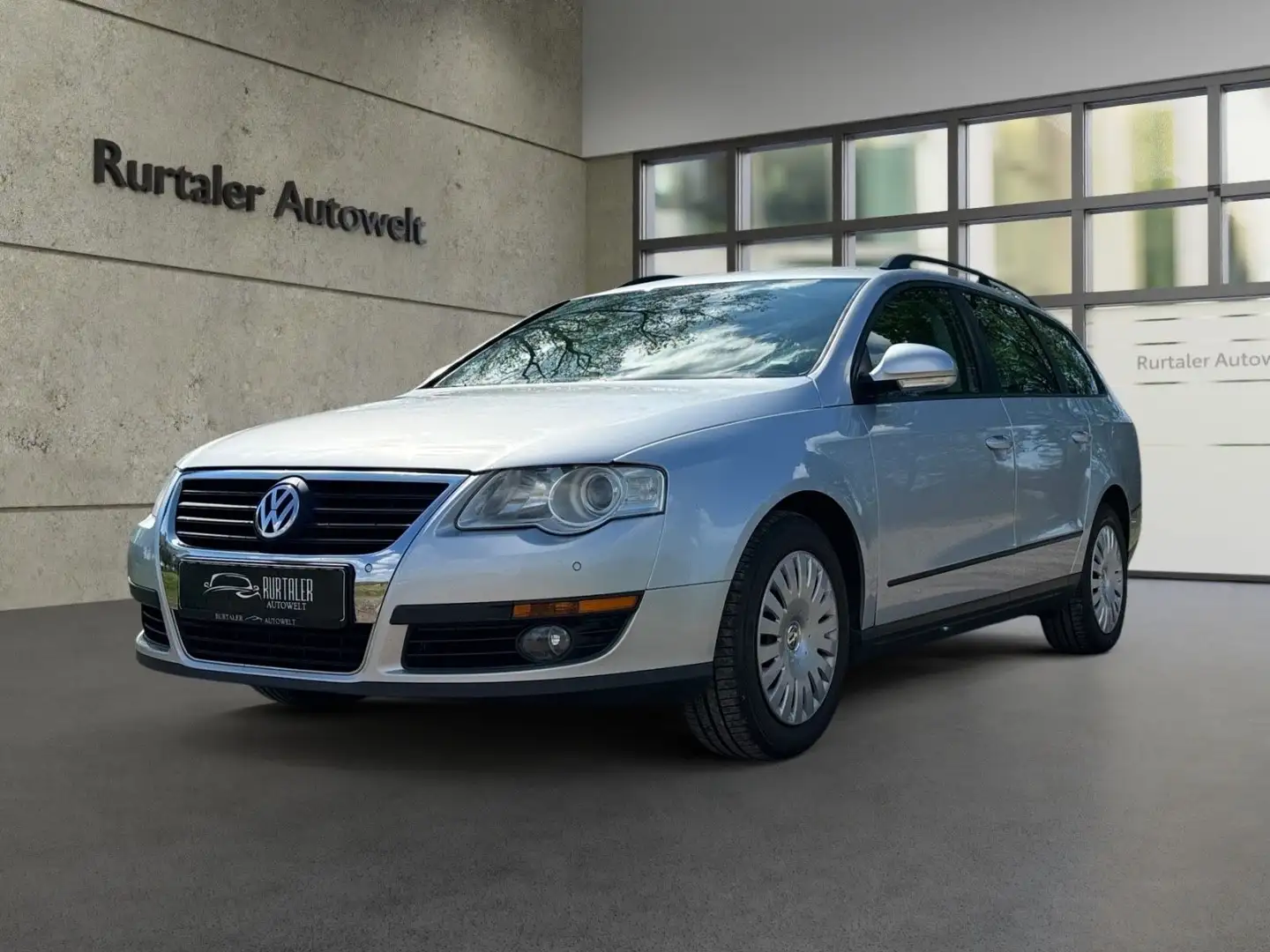 Volkswagen Passat Variant Trendline *KLIMA* SHZ* PDC* TÜV* Silber - 1