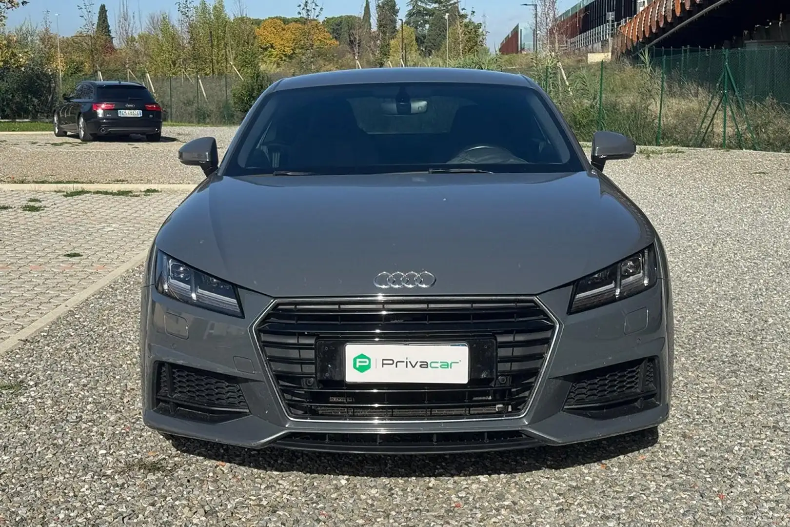 Audi TT TT Coupé 1.8 TFSI S line Silber - 2