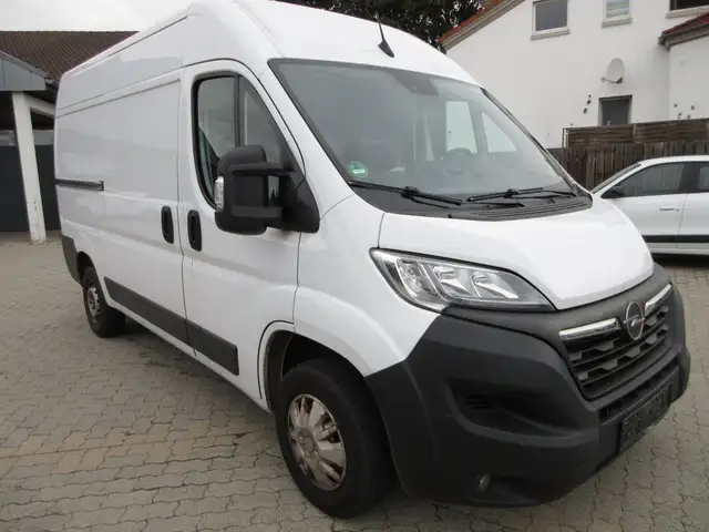 Opel Opel Movano view 2