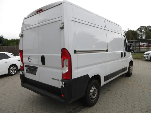 Opel Opel Movano view 4