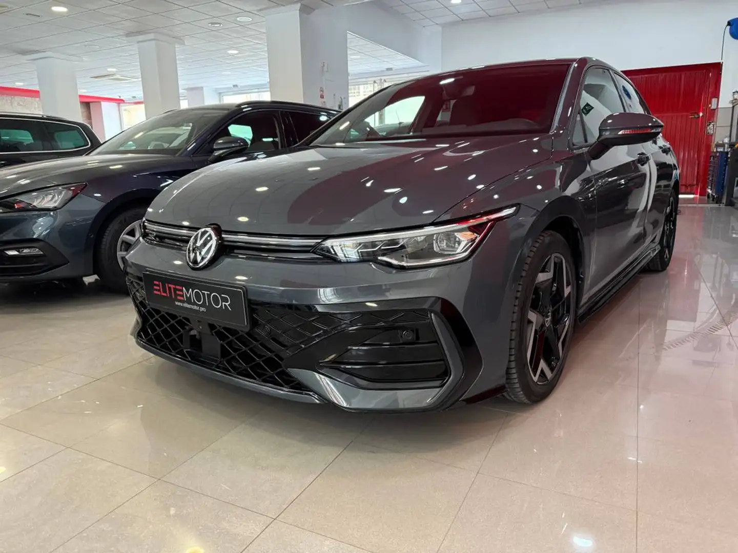 Volkswagen Golf 2.0TDI R-Line DSG 110kW Gris - 2