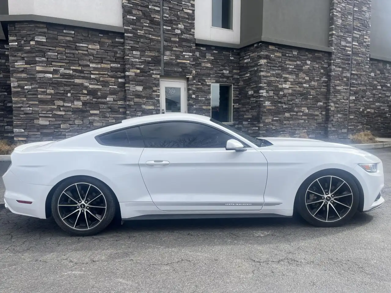 Ford Mustang снимка Ford Mustang