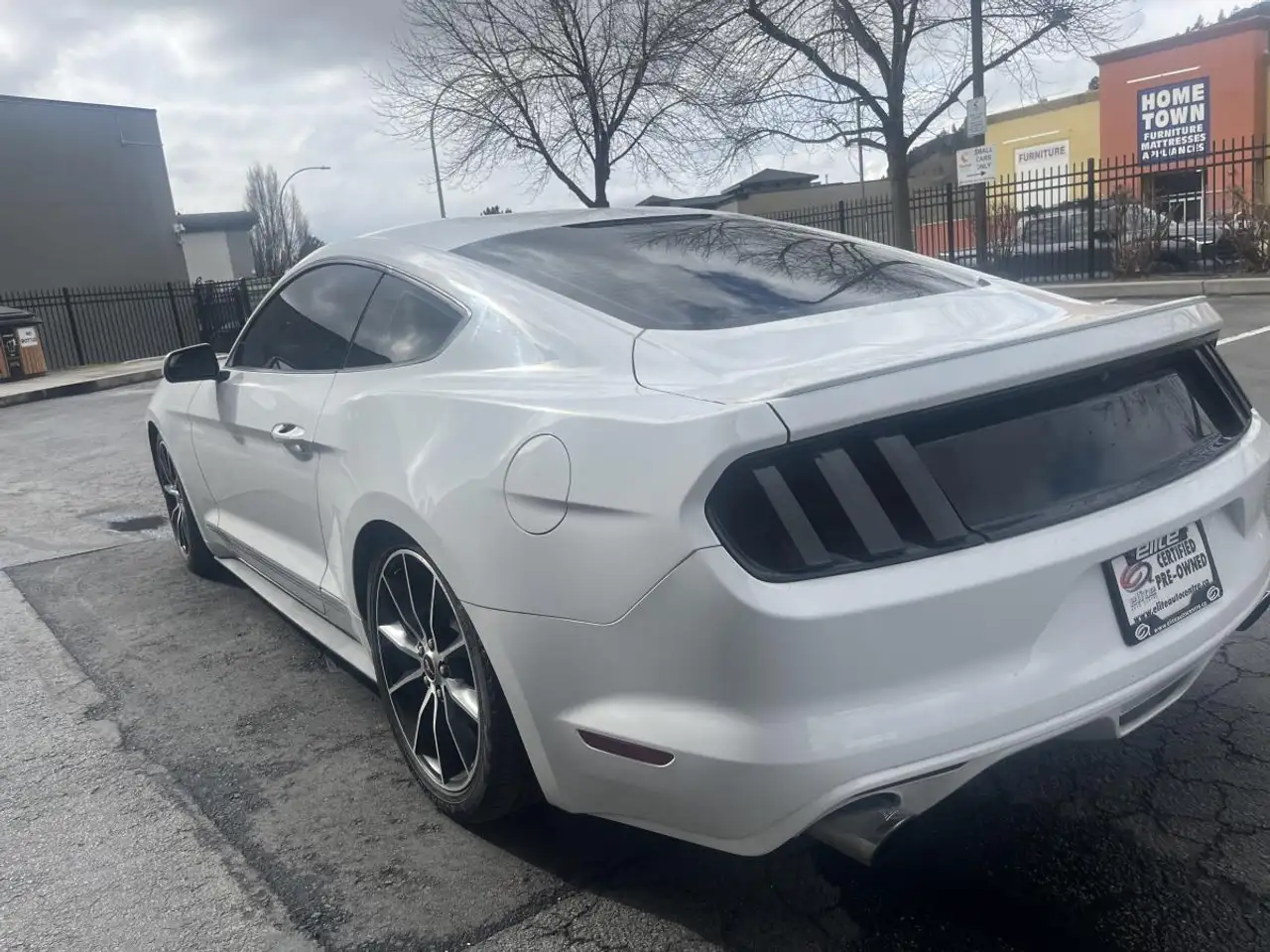Ford Mustang снимка Ford Mustang