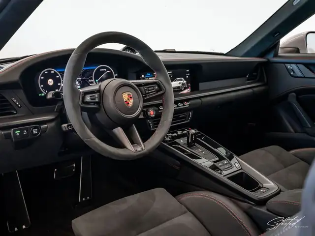 Porsche 911 Carrera 4 GTS T-Hybrid Ansicht 41