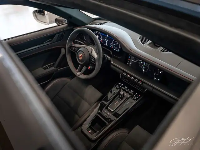 Porsche 911 Carrera 4 GTS T-Hybrid Ansicht 8
