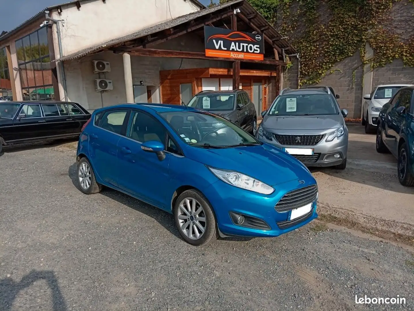 Ford Fiesta 1.5 TDCI 75 cv Année 2015 Bleu - 1