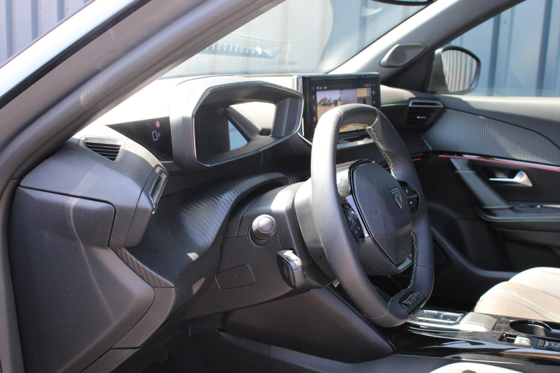 Peugeot e-2008 EV GT Avantage 54 kWh Navigatie | Camera V + A | D — photo 10