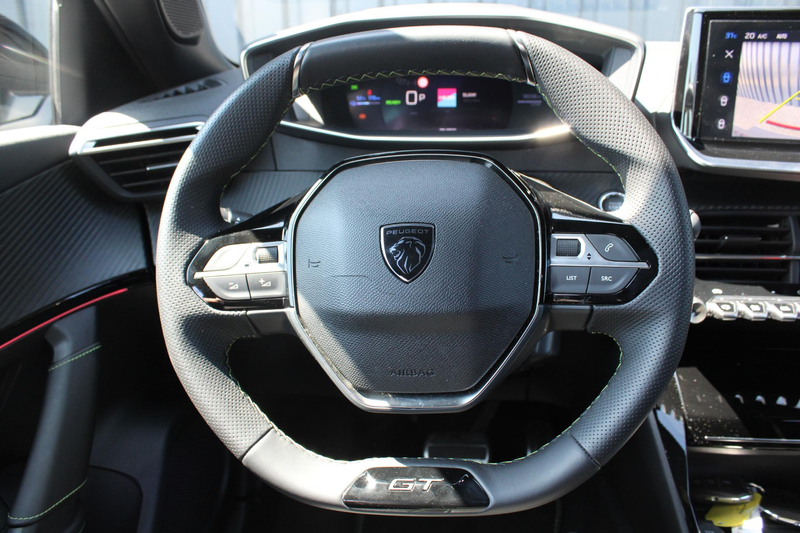Peugeot e-2008 EV GT Avantage 54 kWh Navigatie | Camera V + A | D — photo 13