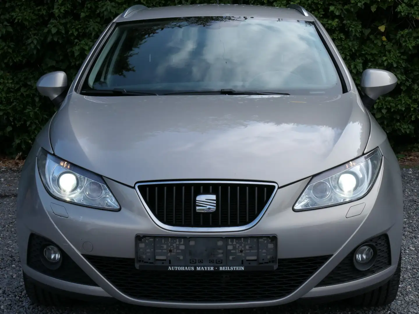 SEAT Ibiza ST Sport+Auto..+Standheizung+Xenon+PDC+AHK Beige - 1