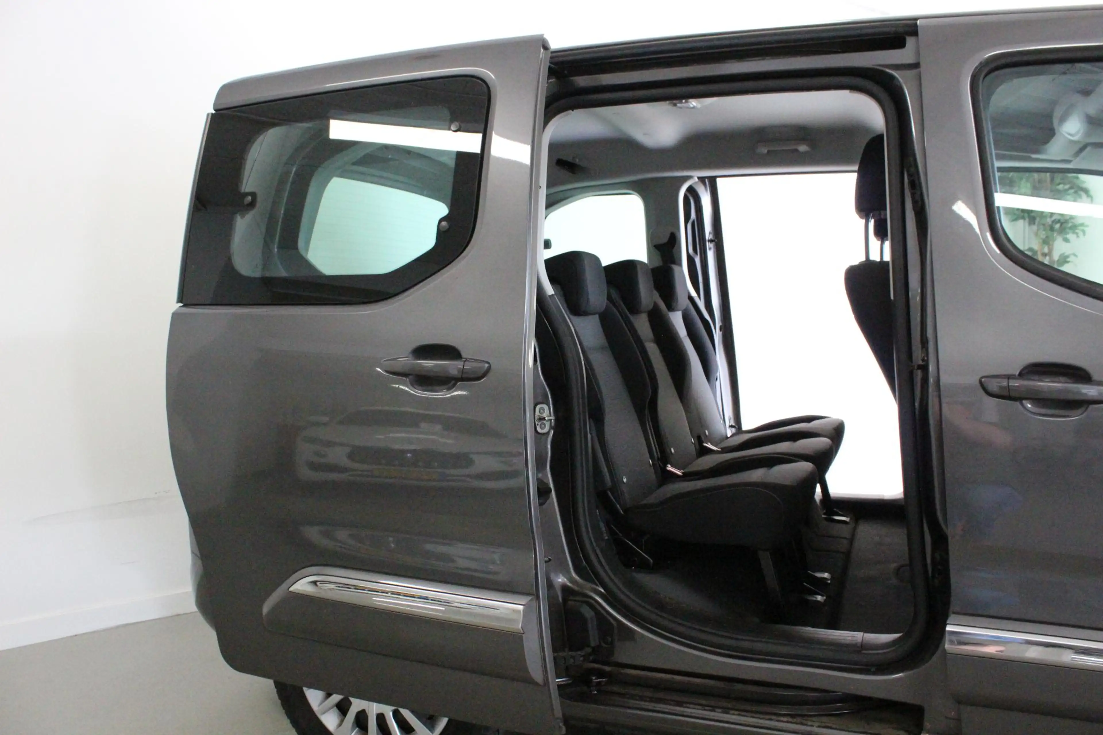 Toyota Proace City Verso 1.2 Turbo Professional 5P. | NAVIGATIE | PDC — photo 4